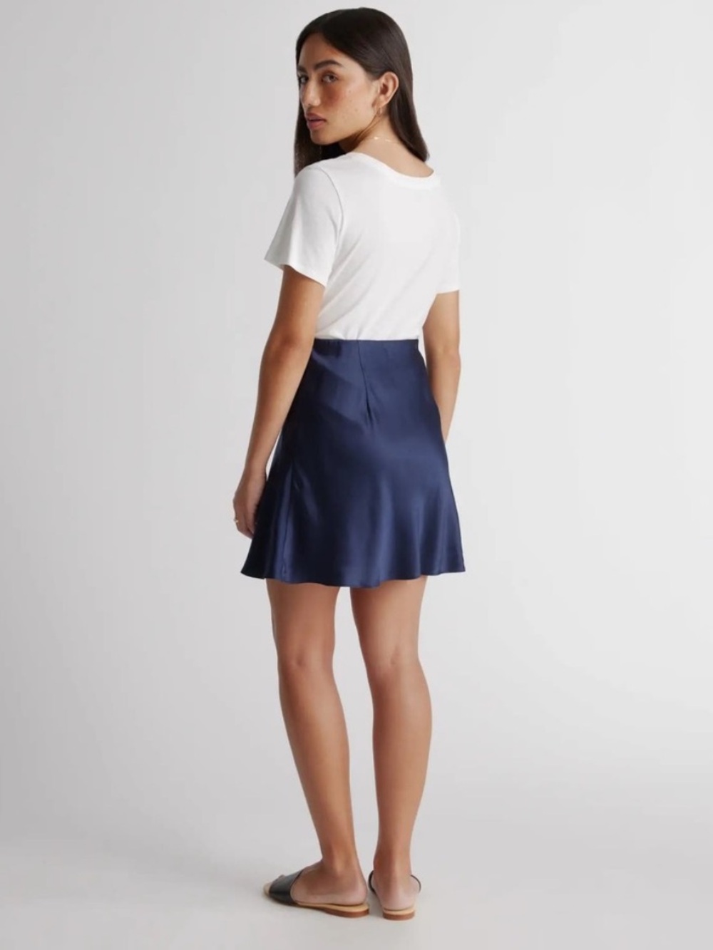 Quince 100% Washable Silk Mini Skirt Navy
Women’s Small - Picture 3 of 11